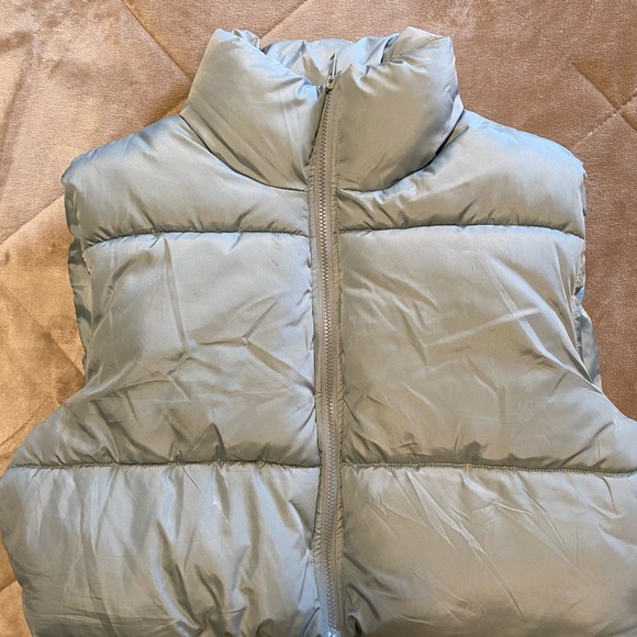 Aeropostal Puffer Vest - Size XL - Picture 5 of 7